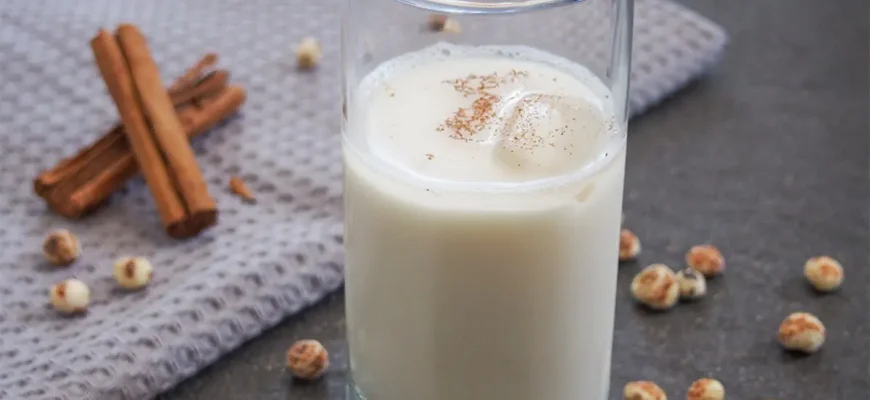 Bebida refrescante y tradicional de España: Horchata de Chufa.